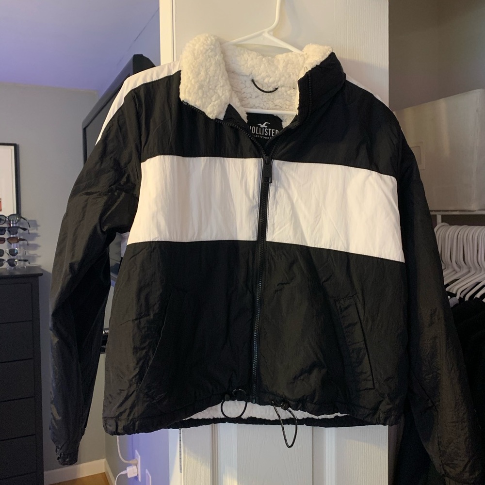Hollister puffer jacket